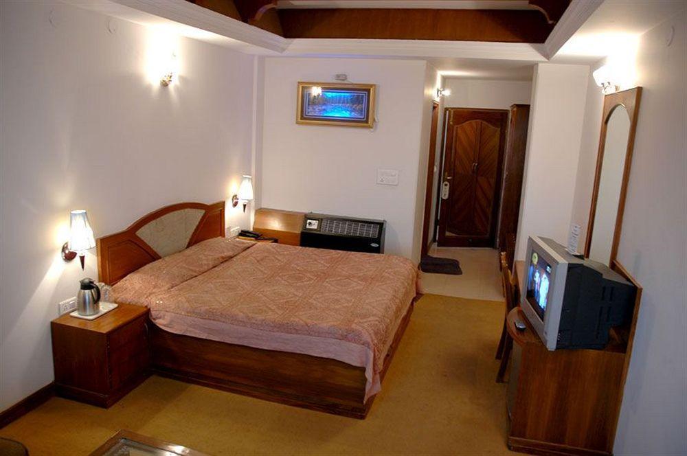 Hotel Silver Rock Mussoorie Zewnętrze zdjęcie
